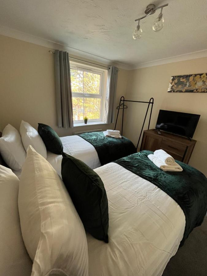 Archers 2 Bedrooms, Balcony, 2 Bathrooms, Free Parking, Wifi Саутхамптън Екстериор снимка